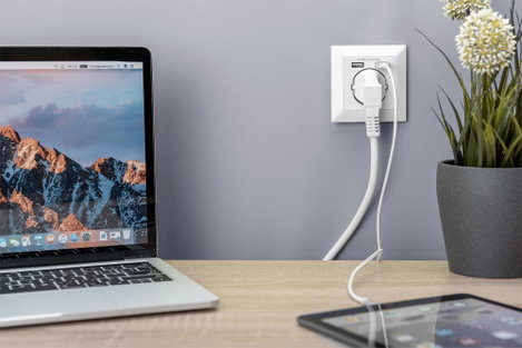 Digitus DA-70613 Süllyeszthető dugalj USB-vel Fehér