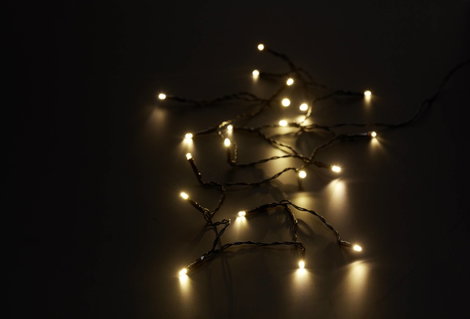 Sygonix SY-4722056 Fényfüzér Beltérre/kültérre Elemekről üzemeltetett Fényforrások száma 20 LED Mele
