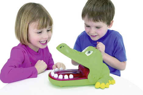 Hasbro ügyességi játék Croco Doc 4. kép