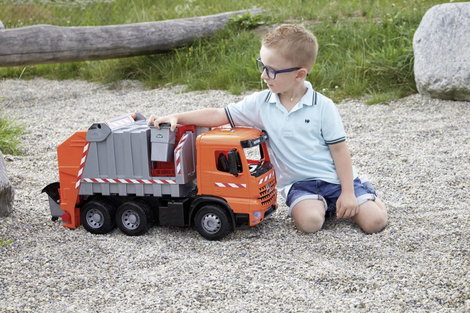 Lena GIGA TRUCKS Arocs szemeteskocsi matricával 3. kép