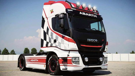 Italeri 3934 Iveco HI-WY E5 Abarth Kamionmodell építőkészlet 1:24 6. kép