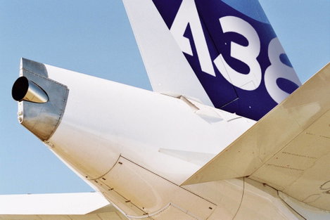 Revell 04218 Airbus A 380 New livery Repülőmodell építőkészlet 1:144 2. kép