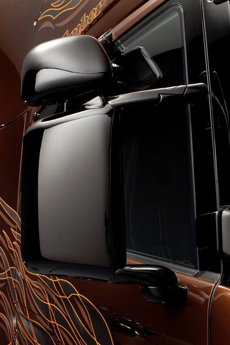 Italeri 3897 Scania R730 V8 Black Amber Kamionmodell építőkészlet 1:24 7. kép