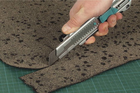 Tapétavágó kés, cserélhető pengéjű kés 2C Wolfcraft 4081000 2. kép