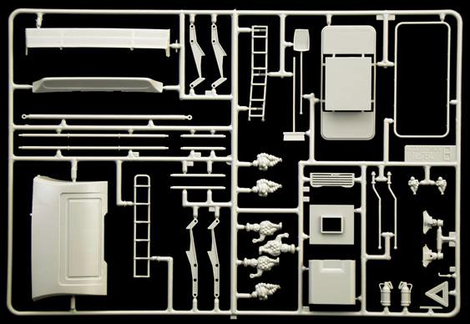 Italeri 3957 Volvo F-12 Intercooler Low Roof Kamionmodell építőkészlet 1:24 2. kép