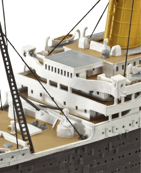 Revell 05210 R.M.S. Titanic Hajómodell építőkészlet 1:700 9. kép