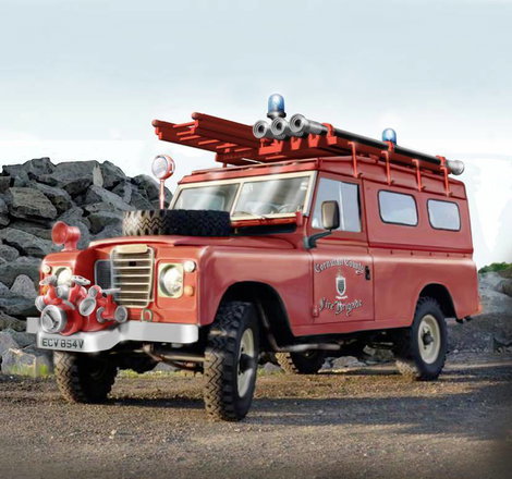 Italeri 3660 Land Rover Fire Truck Autómodell építőkészlet 1:24 3. kép