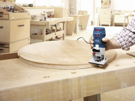 Bosch Professional Élmaró 060160A100 GKF 600 párhuzamos ütközővel, Hordtáskával 600 W 2. kép