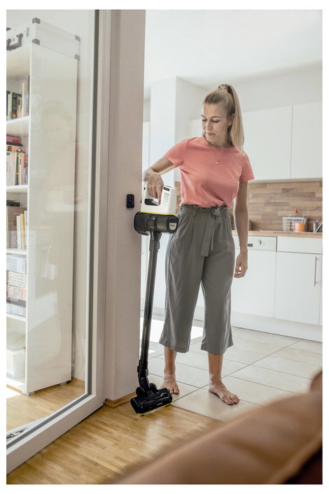 Kärcher Home & Garden VC 4 Cordless myHome Pet 1.198-633.0 Akkus szívó 0.65 l 3. kép
