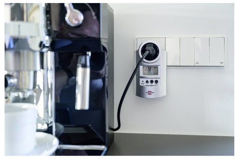 Energiafogyasztás mérő 0 – 9999,9 kWh, Brennenstuhl 1506600 EM 231 E LCD 3. kép
