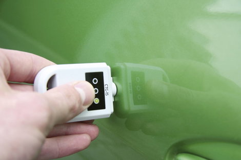 Rétegvastagság mérő, lakk vastagság, festék vastagság mérő LED kijelzéssel Basetech CTG-15 2. kép