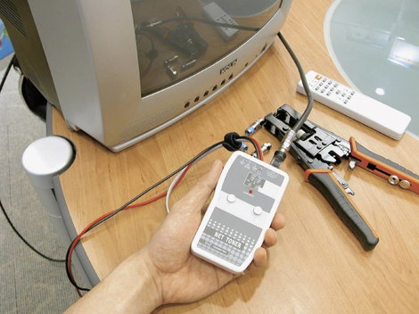 Vezetékvizsgáló kábelteszter és hanggenerátoros vezetékkereső RJ45, koax F csatlakozóval Voltcraft L 2. kép