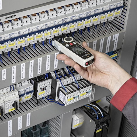 Digitális lakatfogó kapcsolószekrényhez CAT III 300 V CAT II 600 V 4000 digit Voltcraft VC-337 10. kép