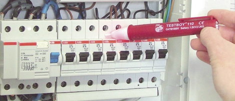 Fázisceruza, érintés nélküli feszültségvizsgáló multiteszter LED-es zseblámával Testboy 110 3. kép