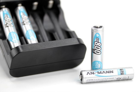 Mikroceruza akku AAA NiMH, 1,2V 800 mAh, 6 db, Ansmann maxE HR3, HR03, UO100557, DC2400, DC2400B4N, 7. kép