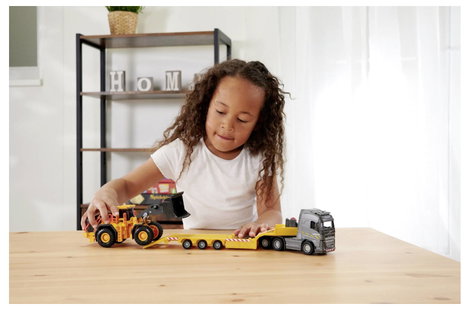 Majorette Volvo FH16 teherautó + kerekes rakodó Kész modell Építkezésnél használt jármű modell 7. kép
