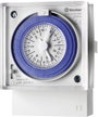 Mechanikus időkapcsoló óra előlapi szereléshez 230 V/50-60 Hz, 1 váltó 16 A 250 V/AC 4000 VA, Finder bélyegkép