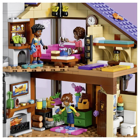 LEGO® FRIENDS 42705 Hangulatos faház az őszi erdőben  4 játékfigura, egy kutya és egy mókus 3. kép