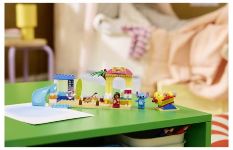 LEGO® DISNEY 43280 Szórakozás a tengerparton Lilóval és Stitch-kel 4. kép