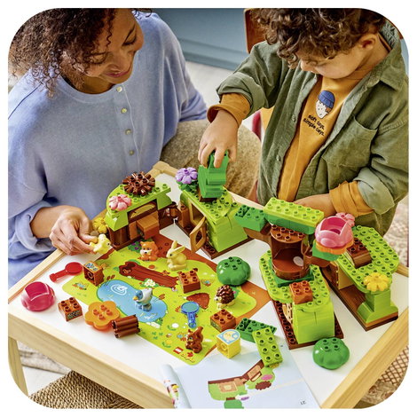 LEGO® DUPLO® 10480 Erdő vadállatokkal építőkészlet játszószőnyeggel, sündisznóval, kacsával, mókuss 4. kép