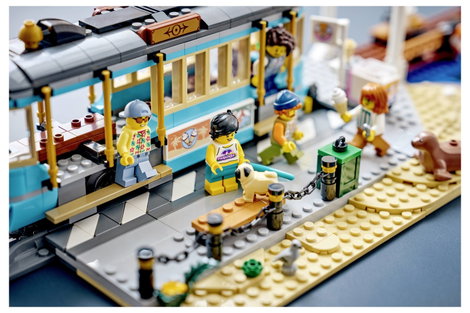LEGO® CITY 60506 Klasszikus tengerparti villamos építőkészlet 5 minifigurával és állatfigurákkal 7. kép