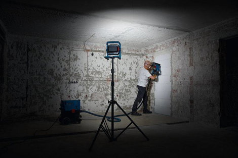 Bosch Professional GLI18V-5000 Akkus LED munkalámpa 06019P5100 2. kép