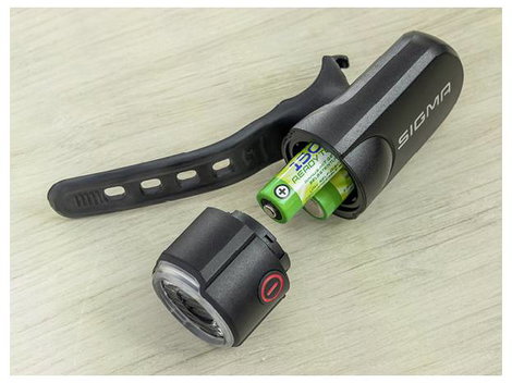 Sigma Aura 30 Set w/ Curve Kerékpár világítás készlet LED Elemekről üzemeltetett Fekete 3. kép