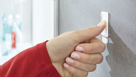Vízhatlan ragasztású tartó Tesa Powerstrips® Waterproof Hook Metal TESA 59707 4. kép