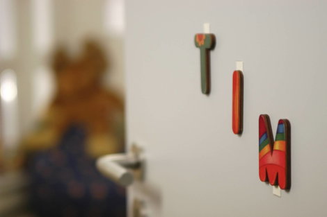 Kétoldalas ragasztó, kicsi 14 db, TESA®POWERSTRIPS® 4. kép