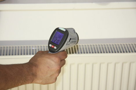 Infra hőmérő, harmatpont mérő műszer, penészesedés jelzéssel Voltcraft IR-SCAN-350RH/2 5. kép
