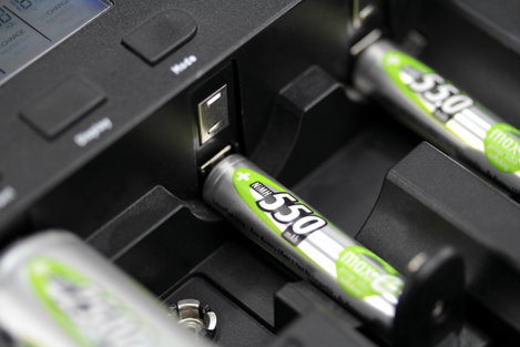 Mikroceruza akku AAA NiMH, 1,2V 550 mAh, 4 db, Ansmann maxE HR3, HR03, UO100557, DC2400, DC2400B4N,  3. kép
