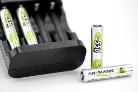 Mikroceruza akku AAA NiMH, 1,2V 550 mAh, 4 db, Ansmann maxE HR3, HR03, UO100557, DC2400, DC2400B4N,  6. kép