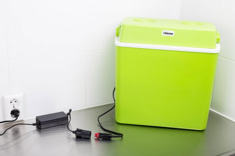 Hűtőtáska adapter, szivargyújtó hálózati adapter átalakító AC/DC 110 - 230V/12V 5A Tristar KB-7985 4. kép