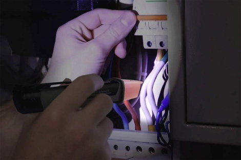 Érintés nélküli feszültség- és mágneses mező vizsgáló multiteszter CAT IV 1000 V LED VOLTCRAFT MS-54 7. kép