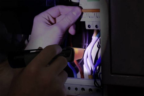 Fázisceruza, érintés nélküli feszültségvizsgáló multiteszter LED világítással 90V/1000V AC Voltcraft 7. kép