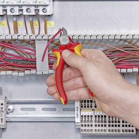 VDE oldalcsípőfogó Knipex 70 06 125 3. kép