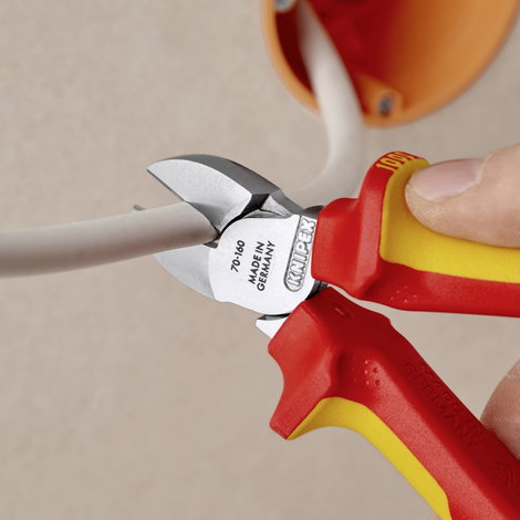 VDE oldalcsípőfogó KNIPEX 11. kép