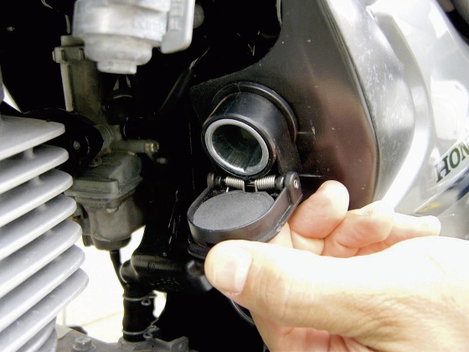 Beépíthető szivargyújtó aljzat motorkerékpárhoz 12V/24V max.16A ProCar 57607551 3. kép