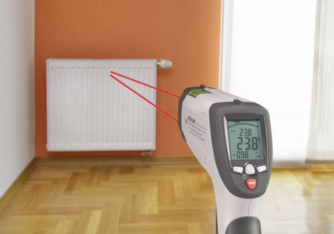 USB-s infra hőmérő, pirométer, távhőmérő kettős célzólézerrel 50:1 optika -50...+2200 °C Voltcraft I 5. kép