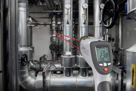 USB-s infra hőmérő, pirométer, távhőmérő kettős célzólézerrel 50:1 optika -50...+2200 °C Voltcraft I 6. kép