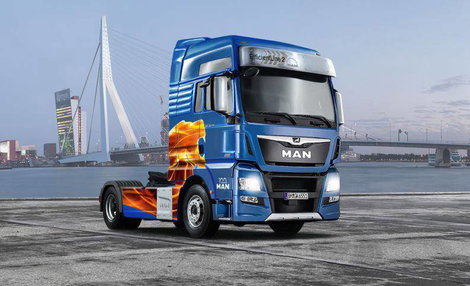 Italeri 510003916 MAN TGX XXL D38 E6 Kamionmodell építőkészlet 1:24 2. kép