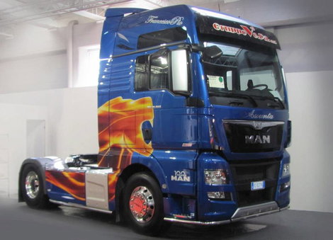 Italeri 510003916 MAN TGX XXL D38 E6 Kamionmodell építőkészlet 1:24 3. kép
