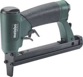Sűrített levegős tűzőgép hordtáskával, Metabo DKG 80/16DL