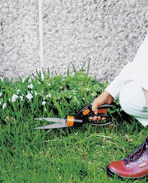 Fiskars 1000589 GS42 Fűszegély nyíró olló 320 mm Bypass 4. kép