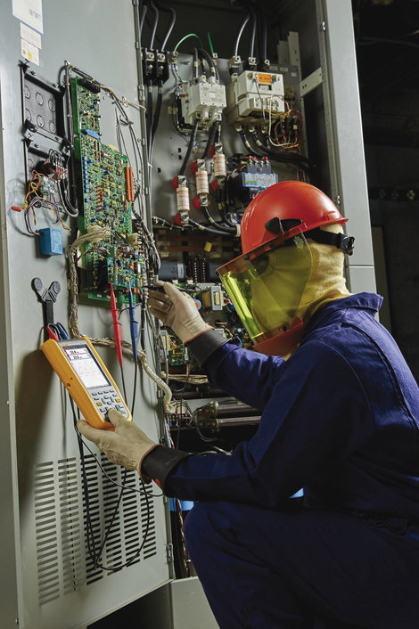 Fluke 125B/EU Kézi oszcilloszkóp 40 MHz 2 csatornás 4 GSa/mp Multiméter funkciók 1 db 4. kép