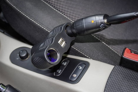 Conrad A13-123 2 részes Szivargyújtó elosztó Szivargyújtó csatlakozók száma 2 x Csatlakozók: USB 2 x 2. kép
