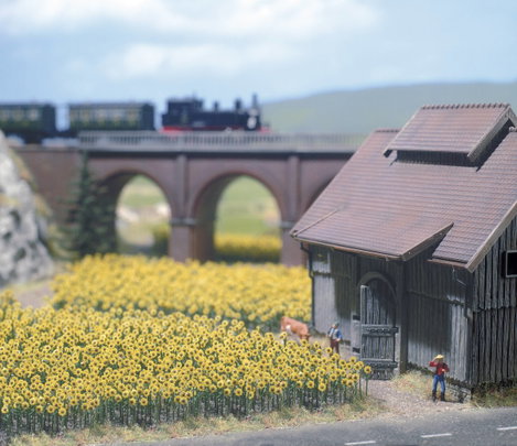 Busch 8103 N napraforgó Építőkészlet