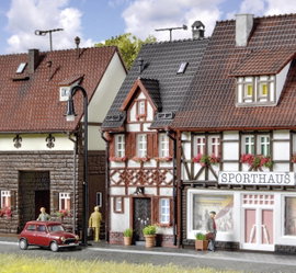 Vollmer 43673 H0 Favázas ház a Bahnhofstrasse 17. szám alatt