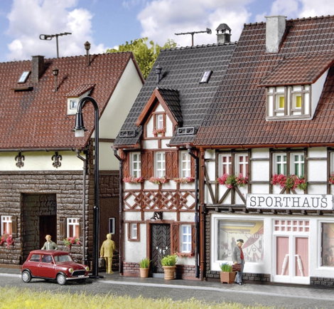 Vollmer 43673 H0 Favázas ház a Bahnhofstrasse 17. szám alatt