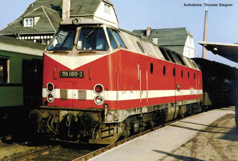 Piko H0 59930 H0 a DR 119 dízelmozdonya BR 119 DR, fényszóró fent 2. kép
